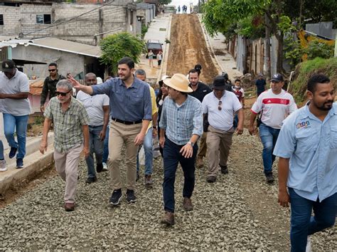 Alcalde Aquiles Alvarez Visita Obras De Pavimentación Y Alcantarillado