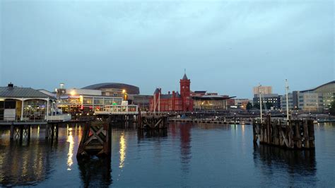 Wales has a living celtic culture, with the welsh language spoken by a fifth of the 3.1 million inhabitants (2019). Cardiff Bay Waterfront : Wales | Visions of Travel