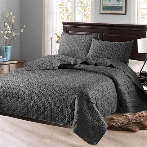 exclusivo mezcla 3 piece queen size quilt set with pillow shams as bedspread coverlet bed cover