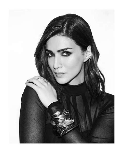 Photos Kriti Sanon Flaunts Her Beauty In The Latest Pics