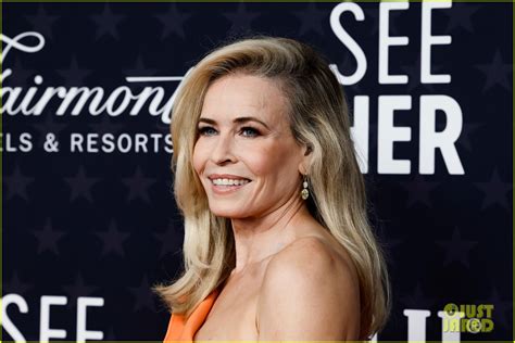 Host Chelsea Handler Walks Critics Choice Awards Red Carpet Reveals What S Off Limits For