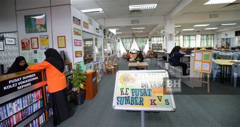 1:39 kolej vokasional kluang 5 948 просмотров. Waktu kerja fleksi di Kolej Vokasional mulai 1 Julai ...