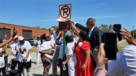 Unveiling in Valley Junction honors Johnny and Barbara Long, who fought