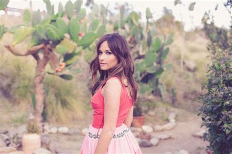 Charitybuzz Meet Kacey Musgraves And Receive 2 Tickets To A Show Of
