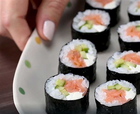 27 Best Philadelphia Roll Sushi Recipes