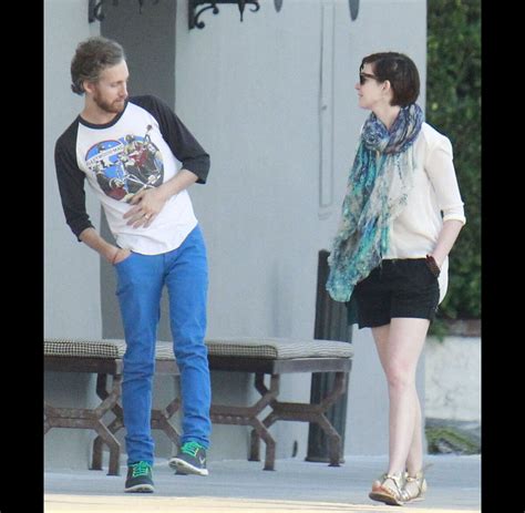 Photo Anne Hathaway Et Son époux Adam Shulman à Los Angeles Le 11