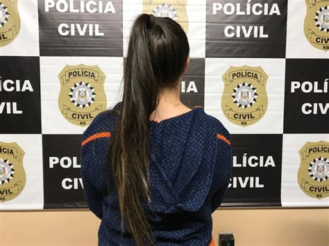 Condenada Por Tráfico Mulher é Presa Pela Polícia Em Passo Fundo