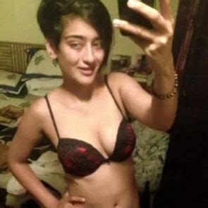 Akshara Haasan Leaked Photos Are Online Onlyfans Leaked Nudes