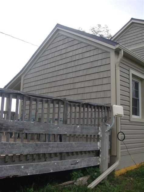 The best vinyl siding in the industry. Horizontal Vinyl Siding with Aluminum Soffit, Fascia and ...