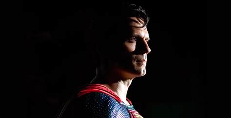 Henry Cavill Officially Reveals First Look At His Superman Return