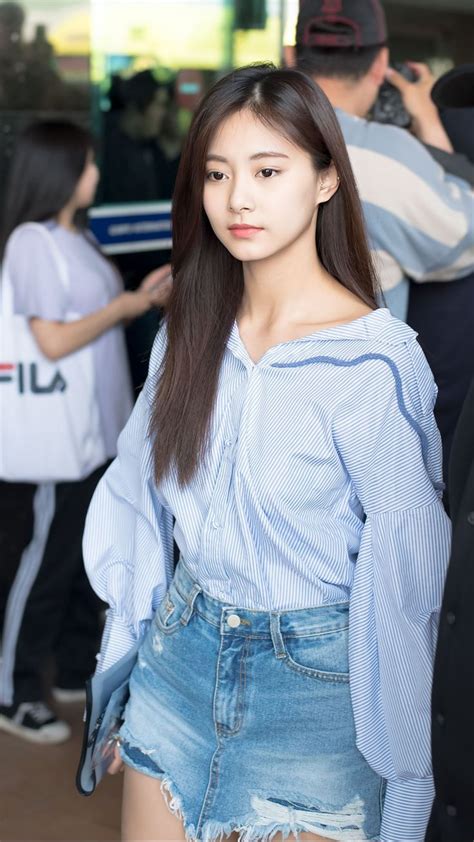 twice tzuyu arrives at seoul gimpo international airport after finishing the japanese schedule