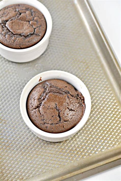 If you're wondering if inverting a dozen gooey cakes at once is hard or messy, shockingly, it's not! Keto Chocolate Cake - BEST Low Carb Keto Molten Lava Cake Recipe Copycat Chili's Idea - Easy ...