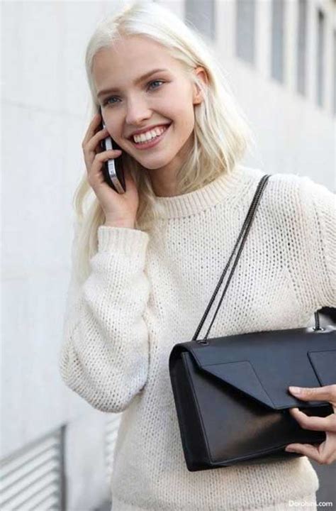 Bleach blonde hair is everywhere at the moment but it can be the hardest colour to achieve the perfect shade and then maintain it, with what seems like a lot of upkeep. 20 Best Short Bleached Blonde Hair | Short Hairstyles 2017 ...