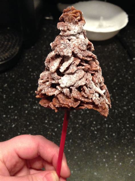 No special cake pan is needed to make this impressive 3d christmas tree cake: Christmas tree cornflake cake pops with edible glittery snow | Cornflake cake, Christmas food ...