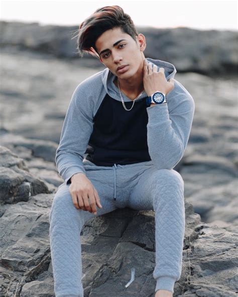 The news of his demise in a car accident had left not only his fans but also several celebrities heartbroken. Danish Zehen Wiki, Biography, Age, Death, Family, GF