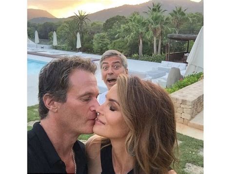 10 Of The Most Epic Celebrity Photobombs Youll Ever See