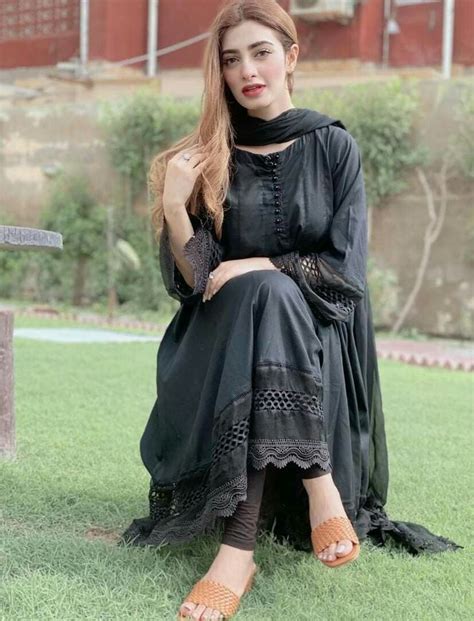 Simple Pakistani Dresses Pakistani Actress Goth Actresses Scarf