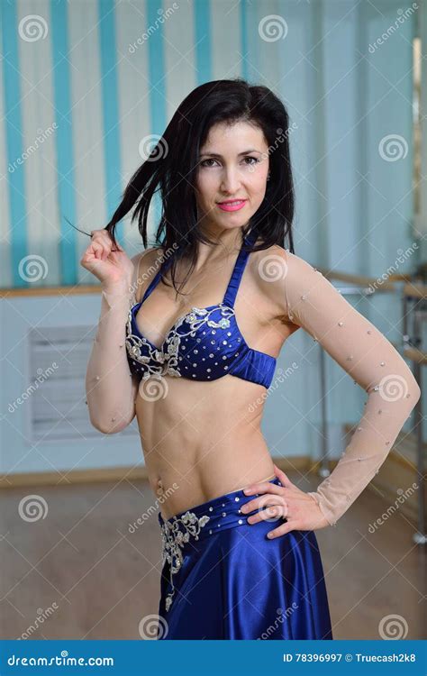 Young Beautiful Belly Dancer In Arabic Costume Oriental Dance Stock Image Image Of Oriental
