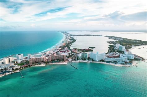 Premium Photo Aerial Panoramic View Of Cancun Beach And City Hotel