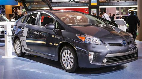 Toyota is recalling about 2.4 million hybrid cars worldwide that could stall while driving. Toyota Recall: Engine Stalls and Faulty Airbags - Consumer Reports