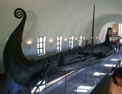 Entraban en combate bajo cierto trance de perfil psicótico. Museo Vikingo | Vikingos, Edad de bronce, Noruega