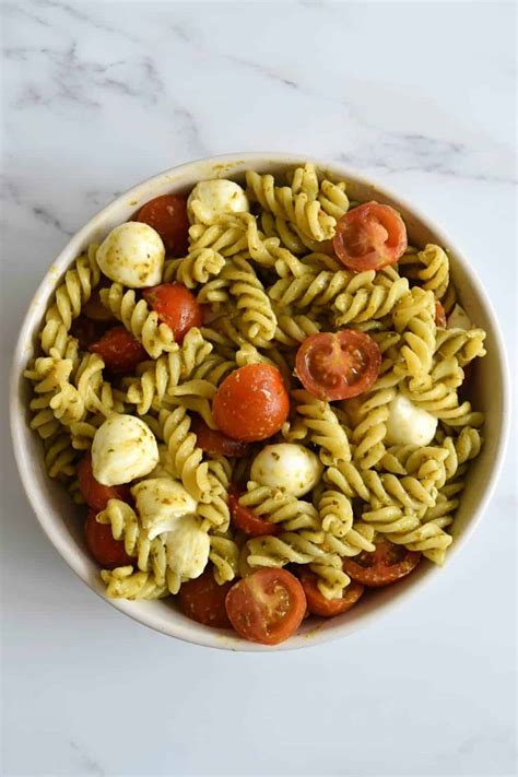 Easy Caprese Pasta Salad With Pesto Hint Of Healthy