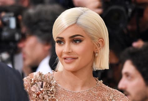 24 Best Platinum Blonde Hair Ideas For 2017 To Bring To Your Colorist