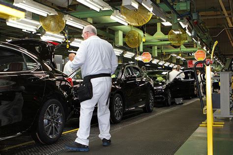 In Covid Crisis Honda Plant Puts Office Workers On Assembly Line