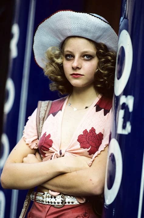 22 Vintage Photos Of A Young And Beautiful Jodie Foster On The Set Of