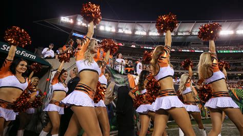 Pro Cheerleaders Say Groping And Sexual Harassment Are Part Of The Job The New York Times