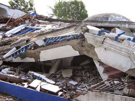 Heboh peristiwa gempa bumi di wilayah lombok, nusa tenggara barat, yang terjadi secara beruntun, menimbulkan sejumlah tanda tanya besar. Contoh Teks Eksplanasi Gempa Bumi (Bahasa Indonesia)