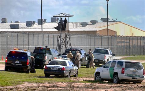 Inmates To Be Transferred After Riot At Texas Prison The New York Times
