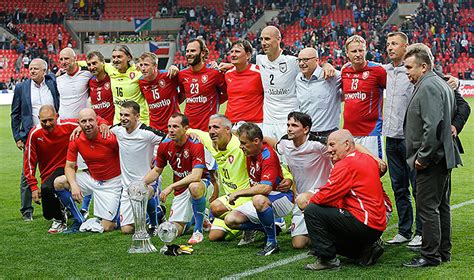 Чемпионат европы до 21 года 8. Finalisté ME 1996 v Praze: V pondělí v Edenu kompletní česká sestava | Reprezentace | FOTBAL.CZ