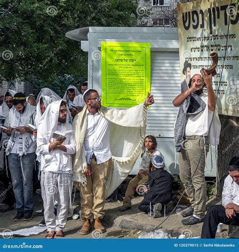 Rosh Hashanah Jewish New Year Mass Prayer Of Pilgrims Of Hasidim On