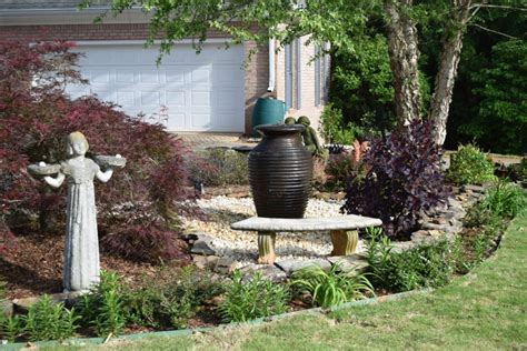 Top keywords % of search traffic. Custom Landscaping Design Services in Athens, GA