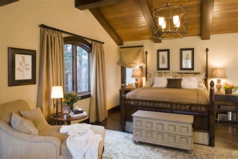 Traditional Mountain Home In Mammoth Four Poster Pinecone Bed In