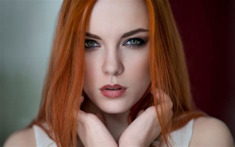 Zara Axeronias Face Women Redhead Dyed Hair Women Indoors Looking