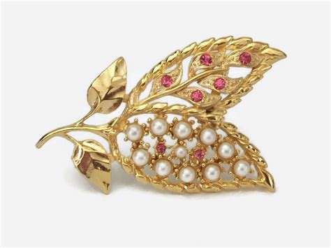 This Signed Vintage Gerrys Brooch Has An Openwork Design Of Two Leaves