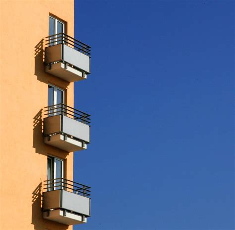 Sie möchten eine wohnung in münchen mieten? München: Kleinkind stürzt neun Meter tief - und überlebt ...