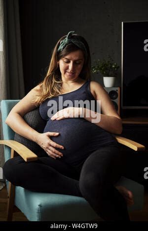 Schwangere Nackte Schwarze Frau Stockfotografie Alamy