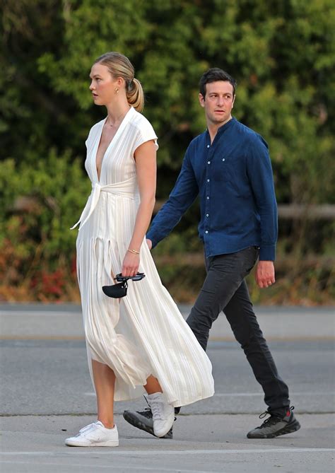 Karlie Kloss And Her Husband Joshua Kushner Out In Los Angeles 07112020 • Celebmafia