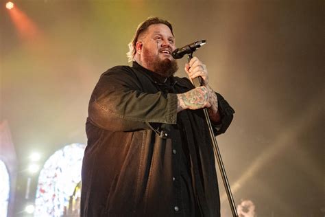 Jelly Roll Plans To Donate 250k Worth Of Music Resources To A Juvenile