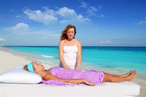 Mayan Reiki Massage In Caribbean Beach Woman Bùi Tiến Dũng