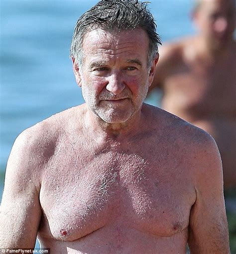 Famously Hairy Robin Williams Shows Off Hairless Torso Daily Mail Online