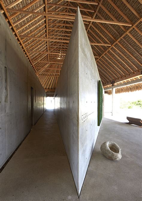 Tadao ando's body of work is known for the creative use of natural light and for structures that follow natural forms of the landscape, rather than disturbing the landscape by making it conform to the. Gallery of Wabi House / Tadao Ando Architect and ...