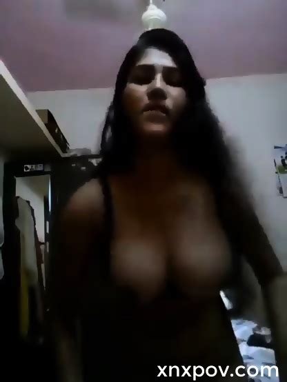 Hot Desi College Girl Stripping Nude N Masturbating Eporner
