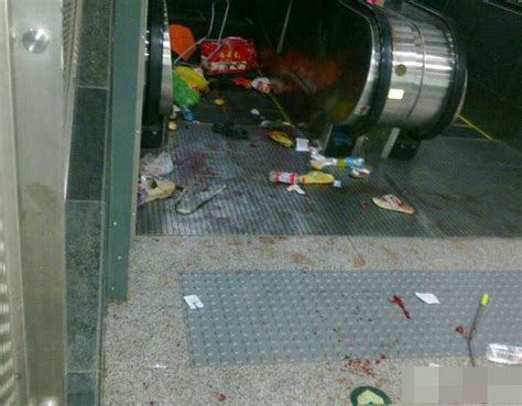 1 Killed In Beijing Subway Escalator Accident Cn