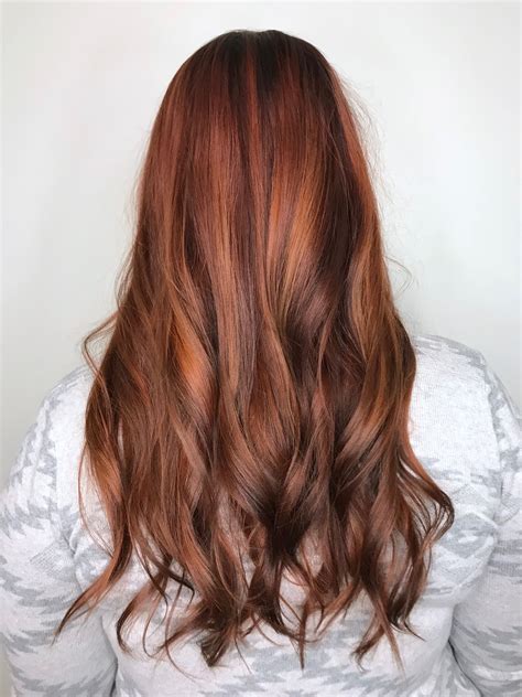 Cinnamon brown hair is a play on red that doesn't require you to go totally ginger—just to wink at it a little. Copper balayage. Cinnamon hair color with copper, warm ...