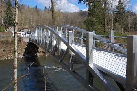 Curved Aluminum Span Bridge At Riverview Park Albina Co Inc