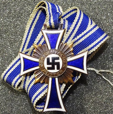 Ww2 German Nazi Amazing Mother Cross Medal Award In Bronze